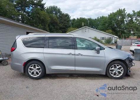 2018 Chrysler Pacifica Touring-L Plus из США, поврежденный, VIN 2C4RC1EG9JR203809